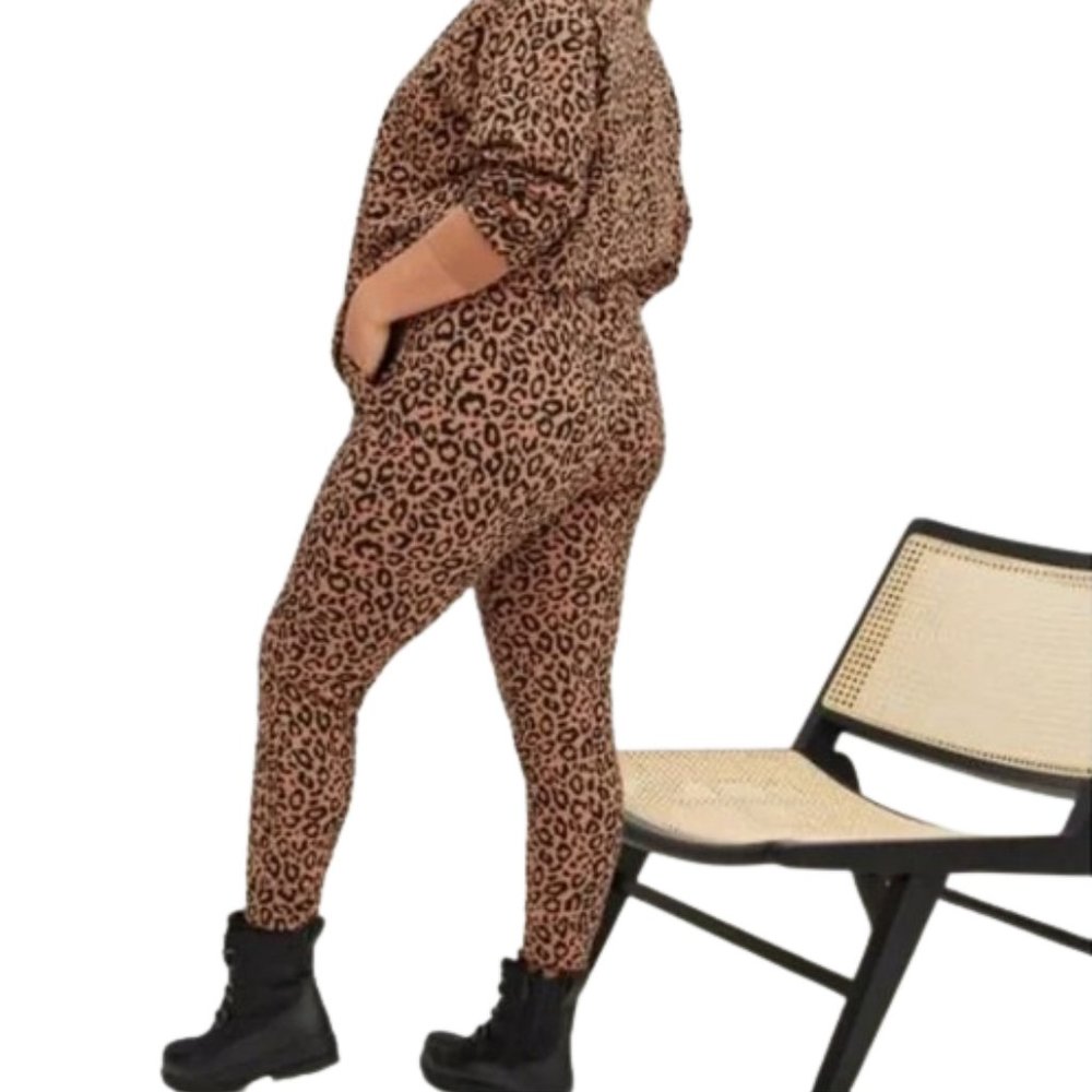 Torrid Classic Fit Jogger Super Soft Fleece Mid-Rise Pant